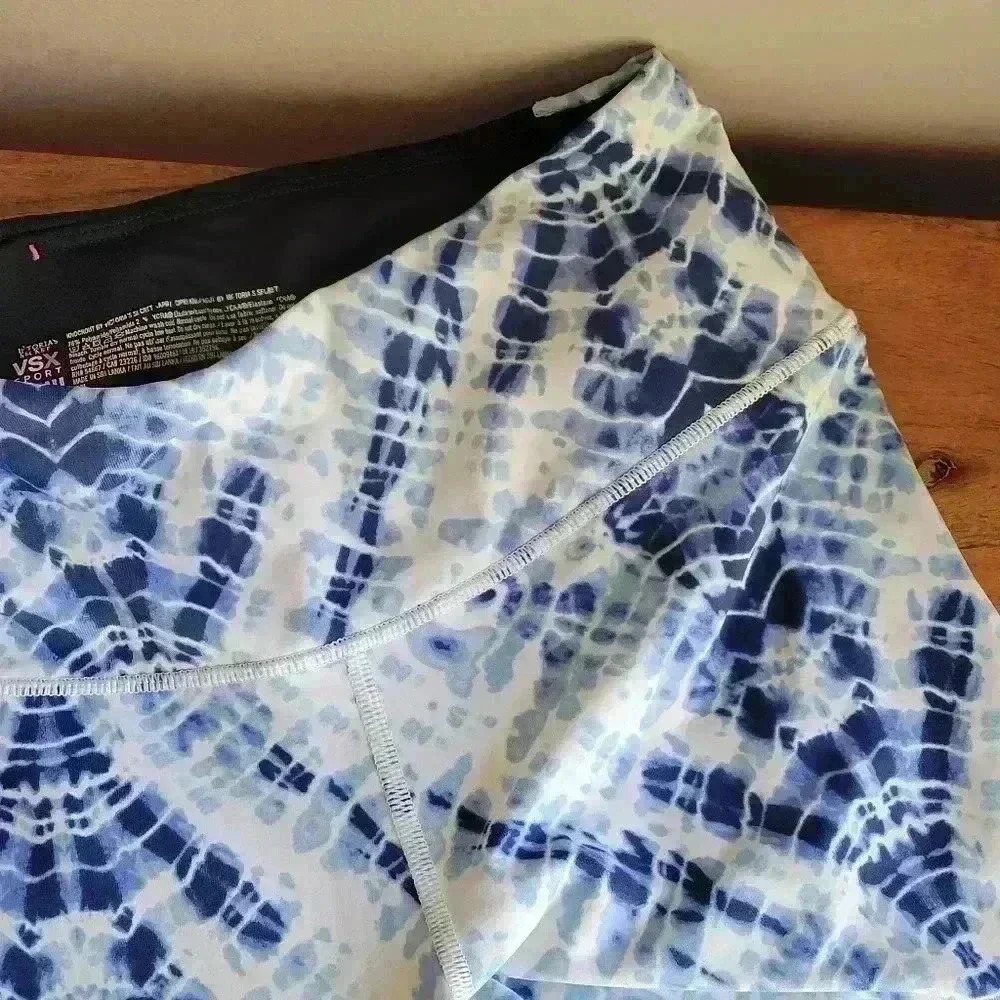 Victoria’s Secret VSX Sport Knockout EUC Black Blue Tie Dye Logo Capri Pants Med - Picture 6 of 8
